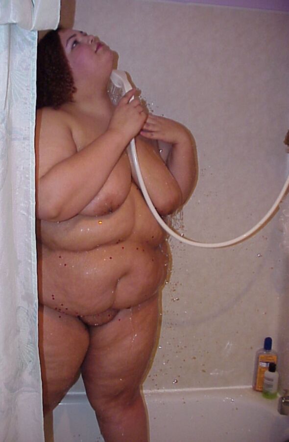 Free porn pics of Fatty takes a shower 9 of 49 pics