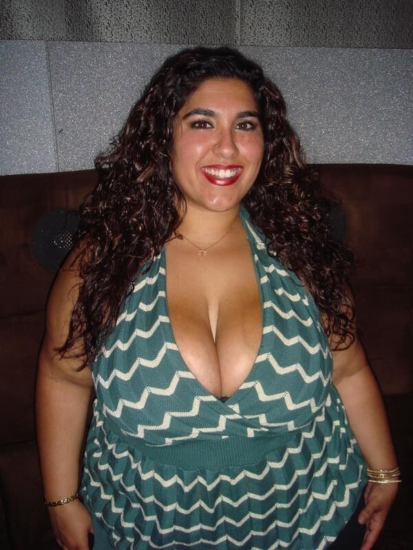 Free porn pics of In my HoF :  big smile + big squeezed boobs = perfect fit 21 of 24 pics