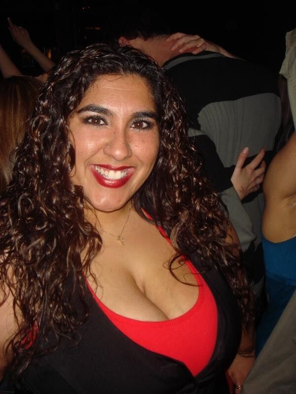 Free porn pics of In my HoF :  big smile + big squeezed boobs = perfect fit 4 of 24 pics