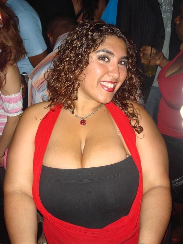 Free porn pics of In my HoF :  big smile + big squeezed boobs = perfect fit 5 of 24 pics