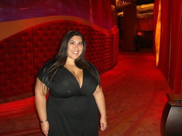 Free porn pics of In my HoF :  big smile + big squeezed boobs = perfect fit 17 of 24 pics