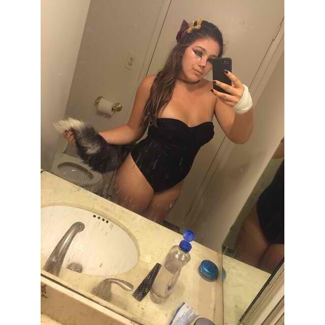 Free porn pics of Daena T from Huntington Beach Selfshot 6 of 6 pics
