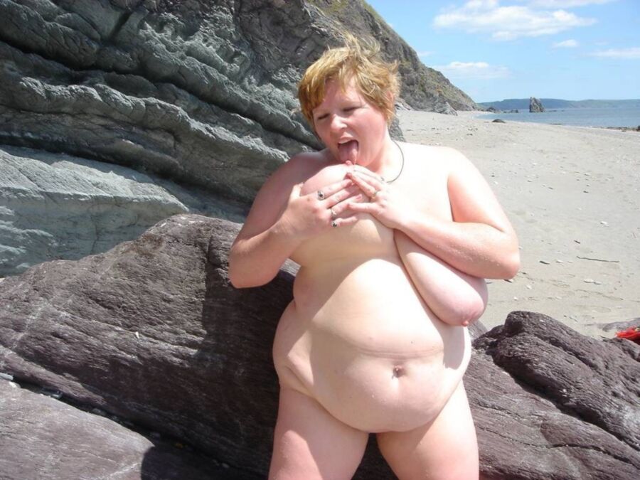 Free porn pics of Big boobs on the beach 21 of 53 pics