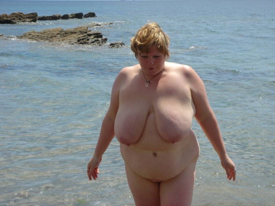 Free porn pics of Big boobs on the beach 16 of 53 pics