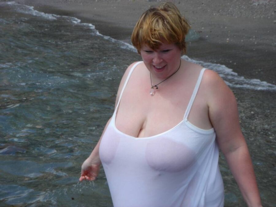 Free porn pics of Big boobs on the beach 24 of 53 pics