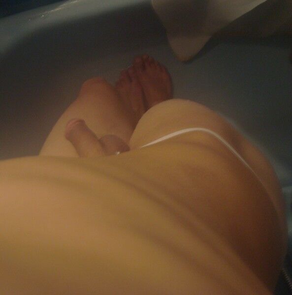 Free porn pics of  ♥ ♥Moi! ♥ ♥ Bath and relaxation (Lana Crotch) 3 of 10 pics