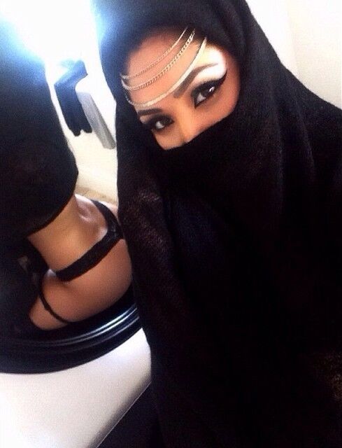 Hot Hijabi Blowjobs 11 of 50 pics