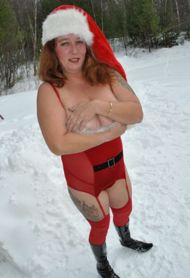 Free porn pics of Fucktastic Auntie Lisa Always Made A White Christmas Special 2 of 109 pics