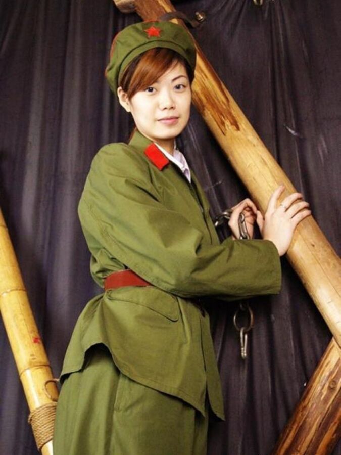 Chinese Military Girls 两 22 of 24 pics