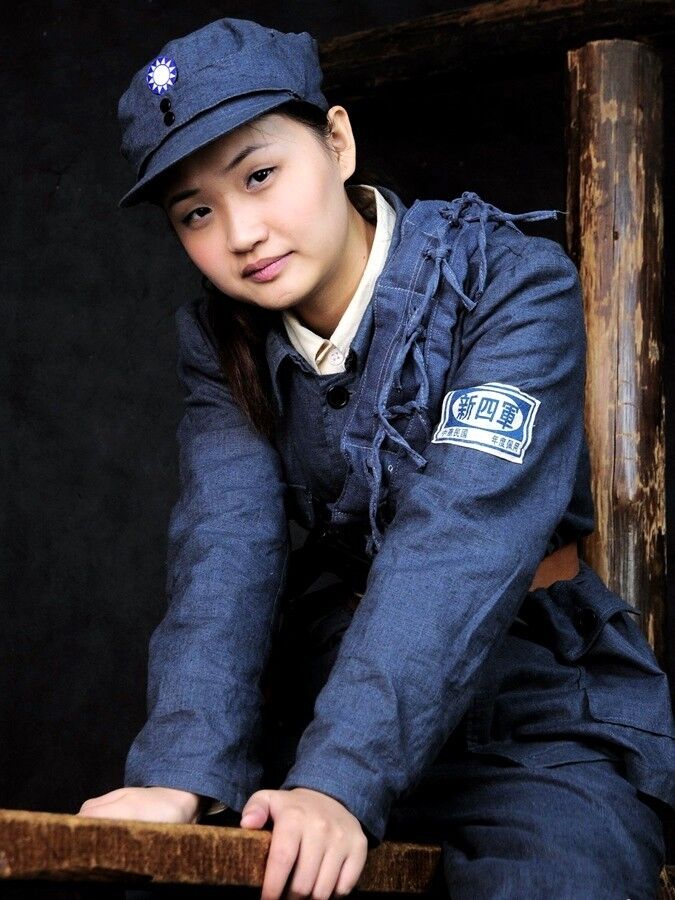 Chinese Military Girls 两 5 of 24 pics