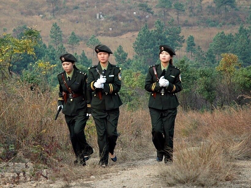Chinese Military Girls 两 14 of 24 pics