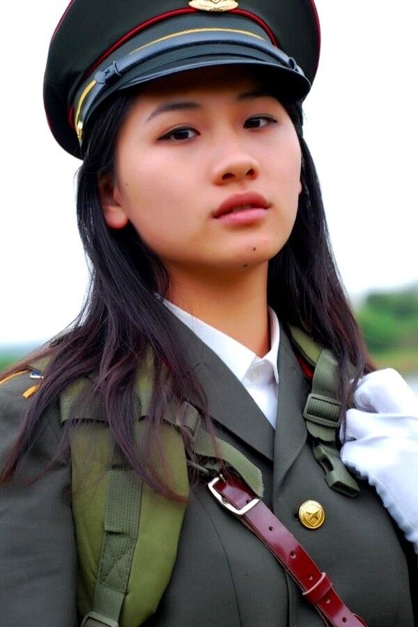 Chinese Military Girls 两 18 of 24 pics