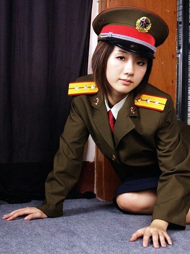 Chinese Military Girls 两 3 of 24 pics