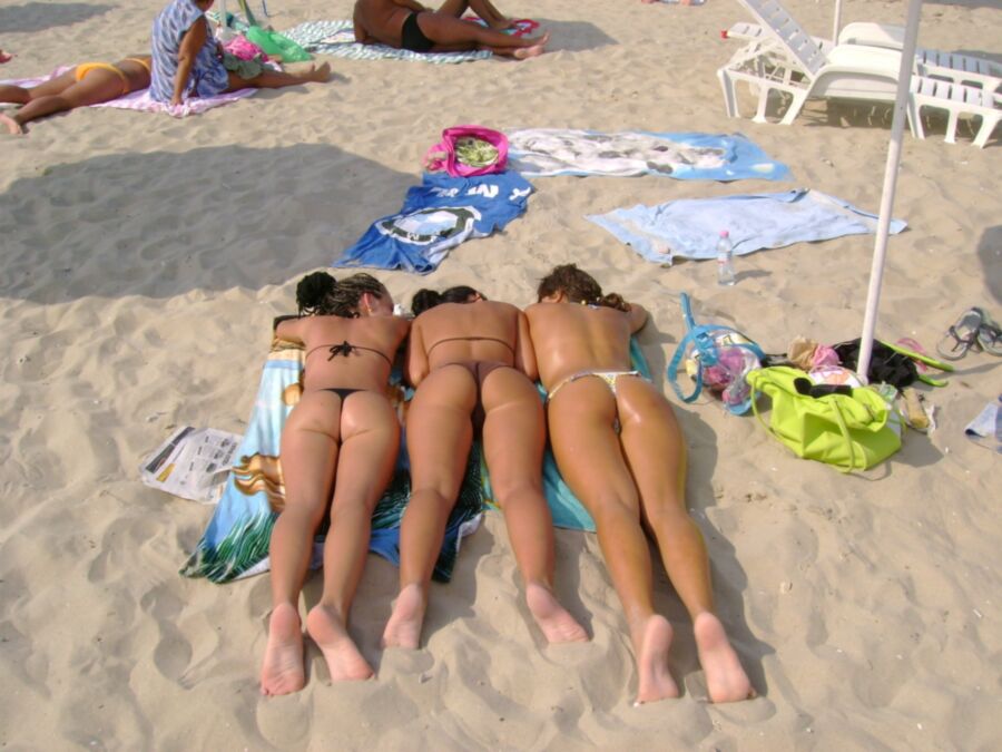 Free porn pics of ASSES ON THE BEACH FOR ANAL SEX 18 of 130 pics
