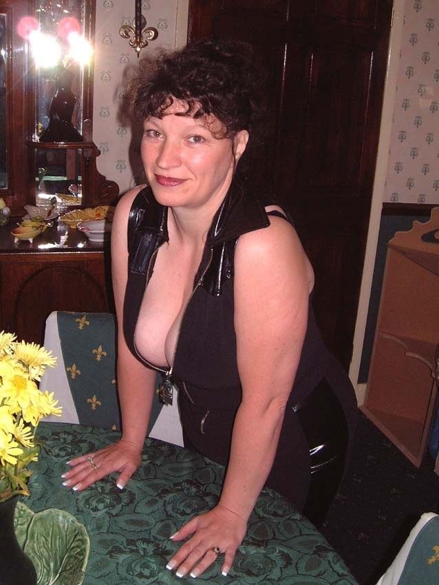 Free porn pics of UK MILF Slut shows off her huge tits! 2 of 95 pics