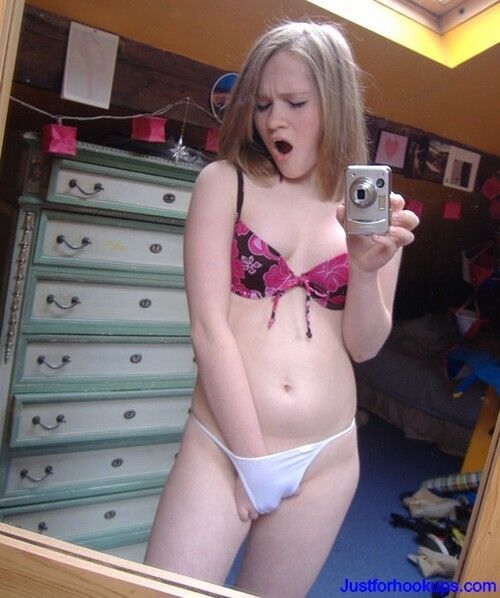 Free porn pics of Amanda Teen Model 17 of 40 pics