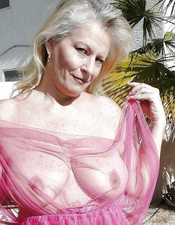Free porn pics of mature granny in sexy lingerie 18 of 23 pics