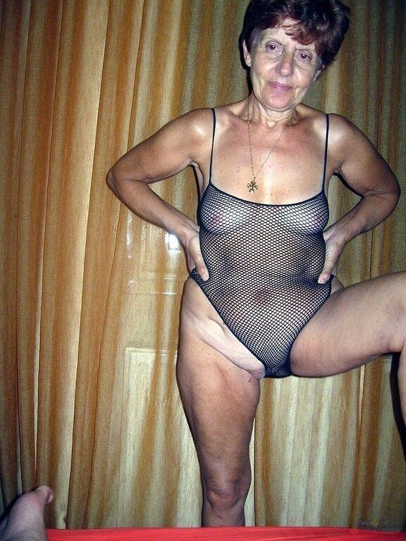 Free porn pics of mature granny in sexy lingerie 15 of 23 pics