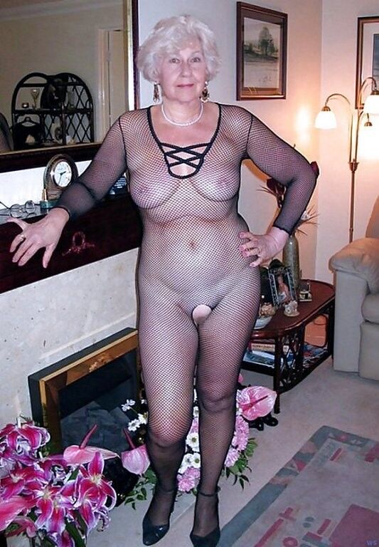 Free porn pics of mature granny in sexy lingerie 4 of 23 pics
