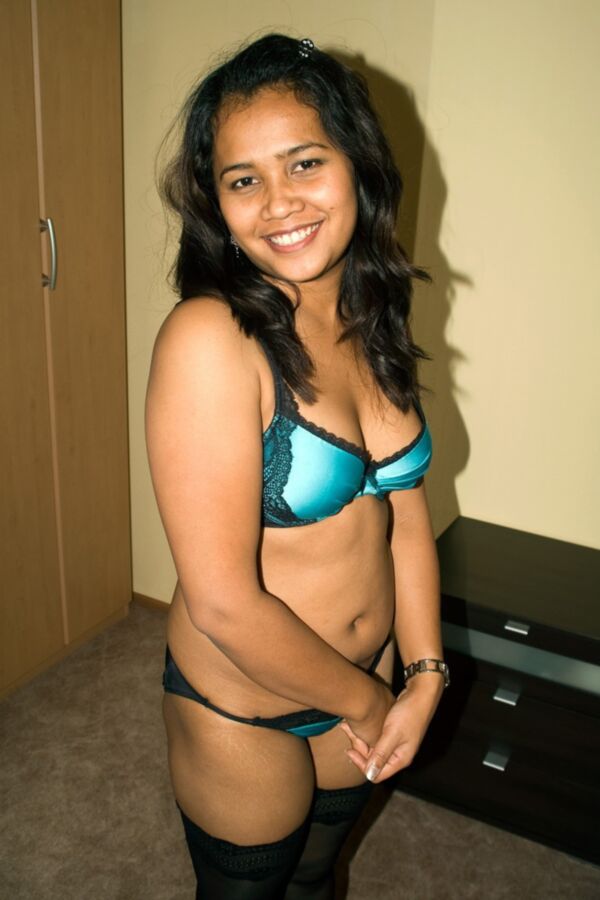 My Thai girl shows her new lingerie 16 of 47 pics