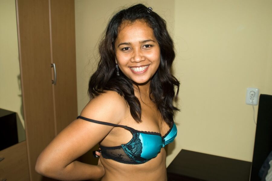 My Thai girl shows her new lingerie 17 of 47 pics