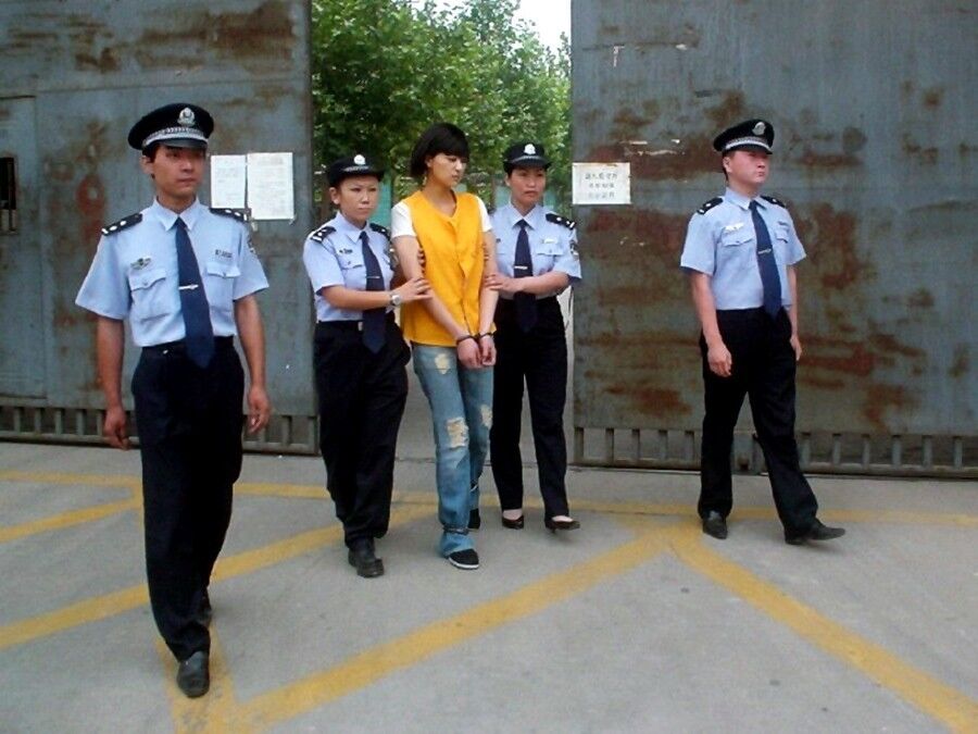 Chinese women under arrest 4 of 24 pics