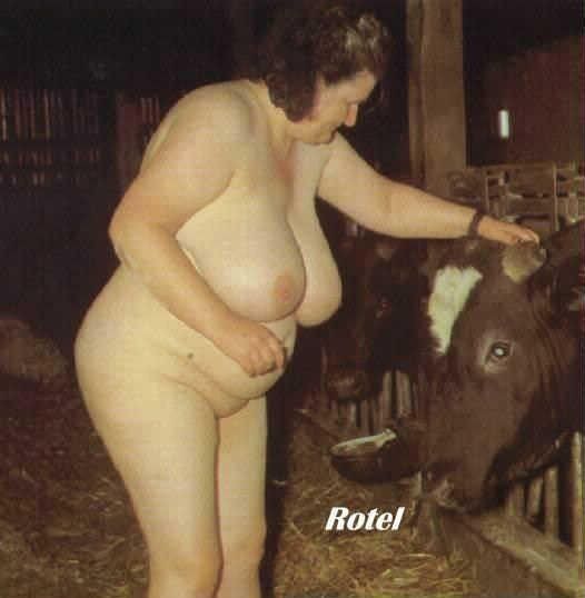 Free porn pics of Frieda,a fat German mature bbw from the farm 2 of 7 pics