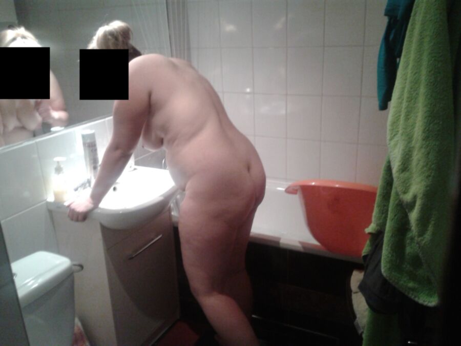 Free porn pics of Young wife from Poland bath and after bath 2 of 16 pics