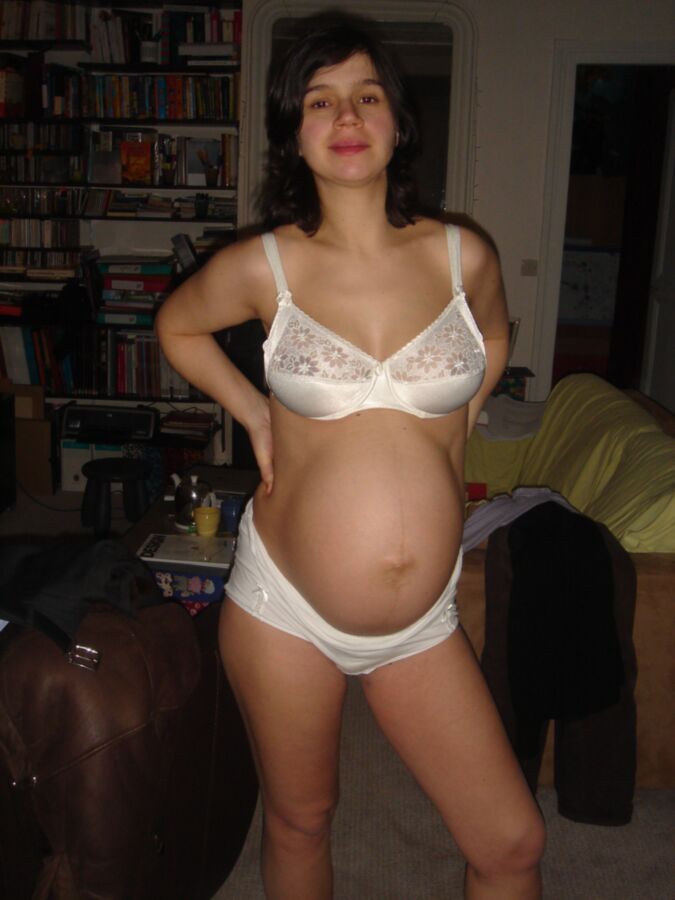 Free porn pics of Pregnant milf 9 of 10 pics