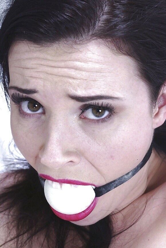 Free porn pics of Gagged women 13 10 of 51 pics