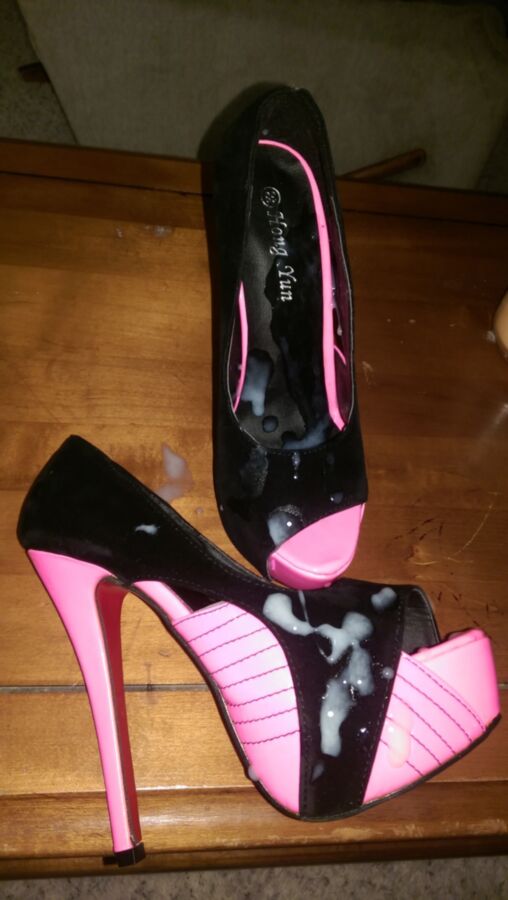 Free porn pics of New heels for xmas 3 of 7 pics