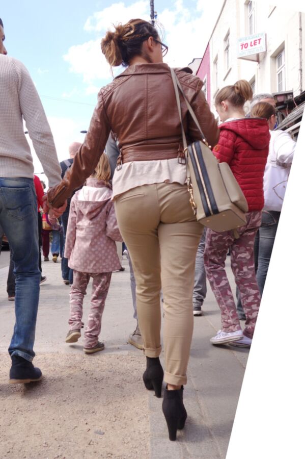 Free porn pics of Candid round ass in brown pants. 004 4 of 20 pics
