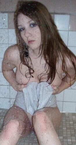 Free porn pics of shower sloot 22 of 79 pics