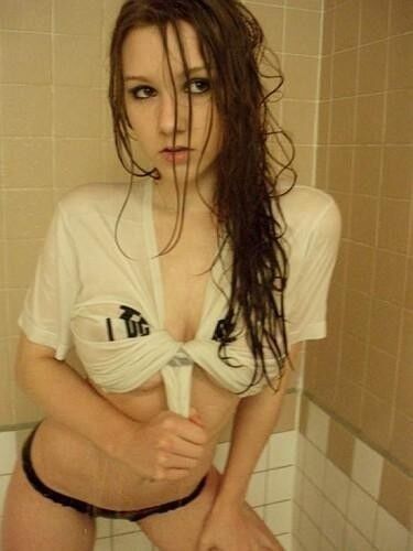 Free porn pics of shower sloot 13 of 79 pics