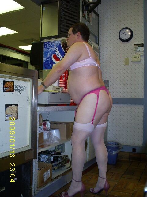 Free porn pics of 2009 011309 pink sissy in drive thru 9 of 35 pics