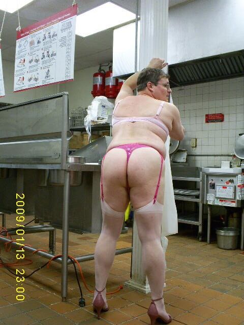 Free porn pics of 2009 011309 pink sissy in drive thru 5 of 35 pics