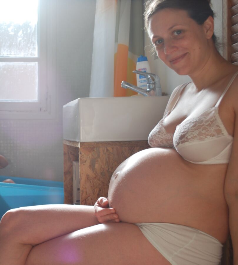Free porn pics of everyday pregnant wives and mums 10 6 of 12 pics