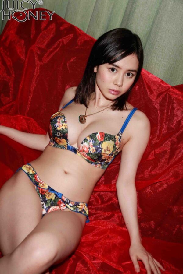 Free porn pics of Japanese juucy honeys idols in bras and pants 8 of 204 pics