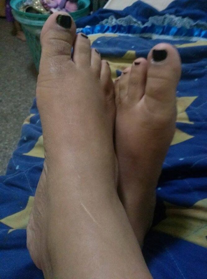 Free porn pics of feet of a beautiful friend 1 of 4 pics