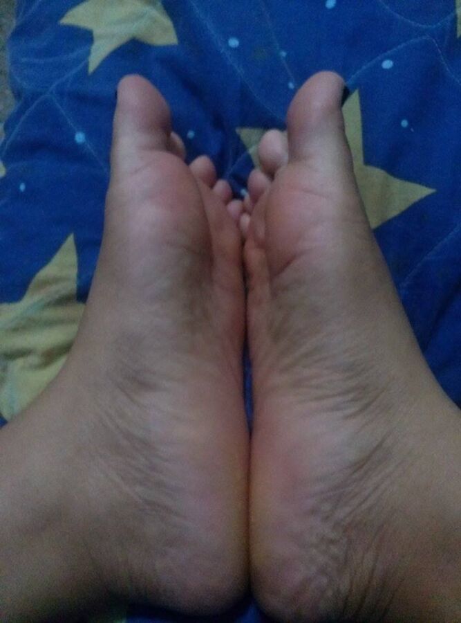 Free porn pics of feet of a beautiful friend 2 of 4 pics