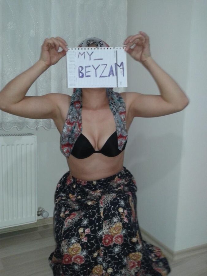 Free porn pics of Turkish Türbanlı Sevda. 8 of 41 pics
