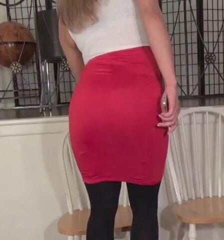 Free porn pics of Michelle getting caught in a tight skirt 3 of 32 pics