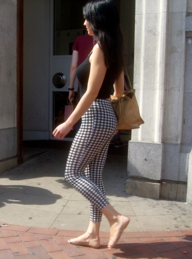 Free porn pics of Candid 28 - Tight Leggings, Great Figure 3 of 15 pics