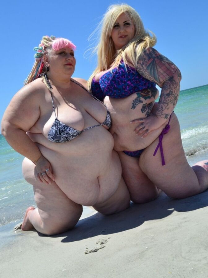 Free porn pics of beachbunnies 19 of 38 pics