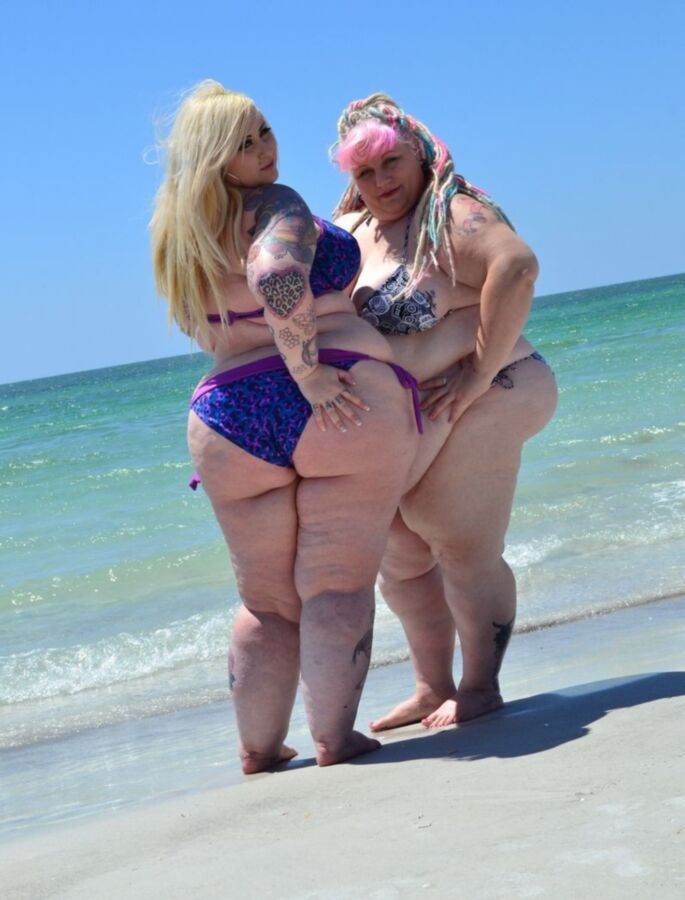 Free porn pics of beachbunnies 9 of 38 pics